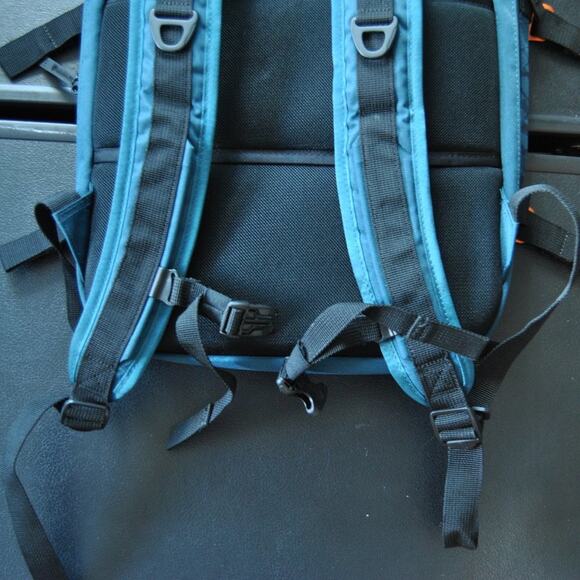 Swissgear Blue Computer Backpack w/ Orange Accents & Inside Pockets - Picture 9 of 10